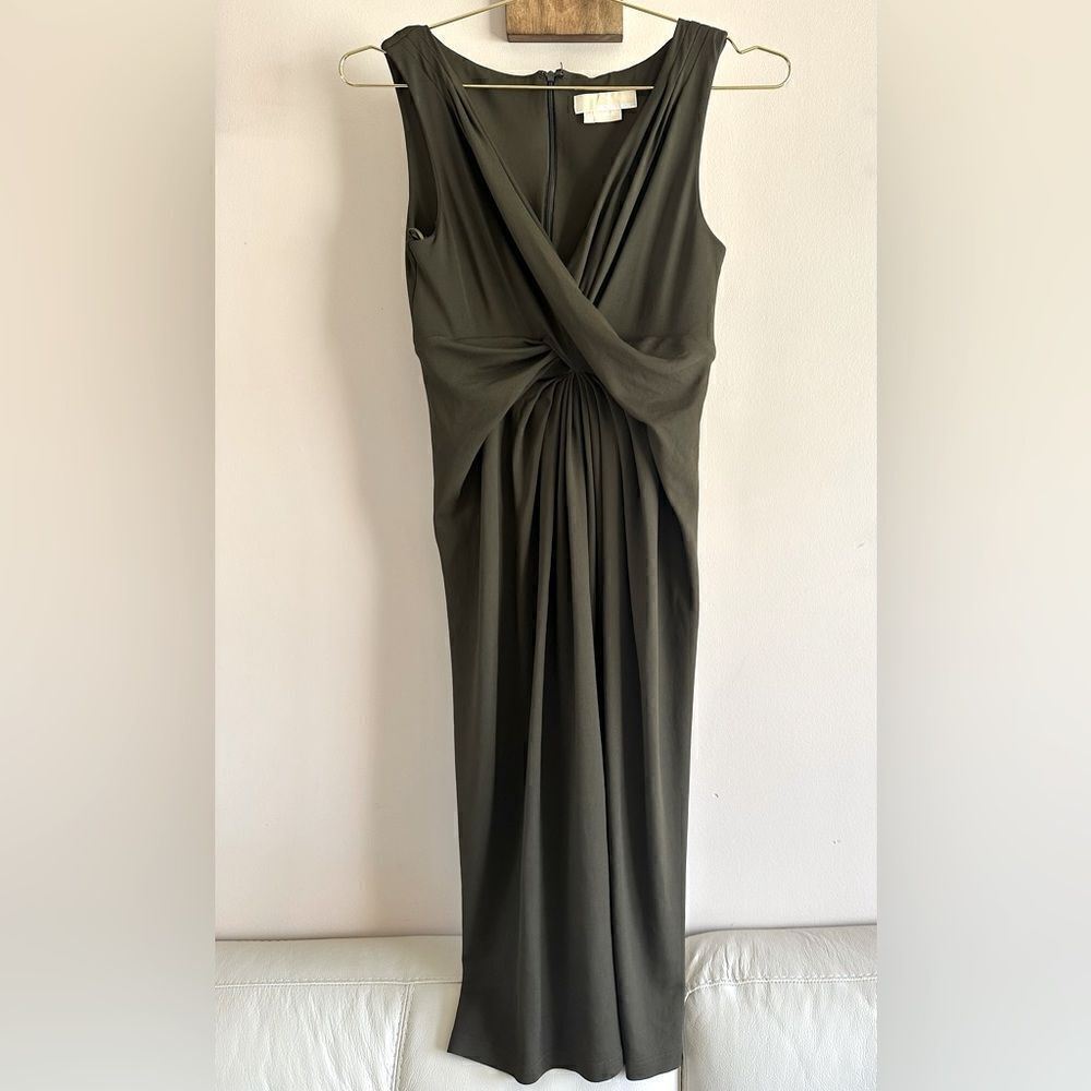 Michael Kors Dark Olive Green V Neck || size 6